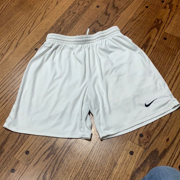 Men's Nike athletic shorts size small - Picture 1 of 3